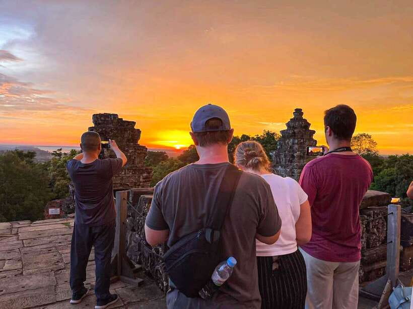 Siem Reap: Full Day Angkor Wat Temple Experience with Sunset - Angkor Wat deserves the afternoon slot