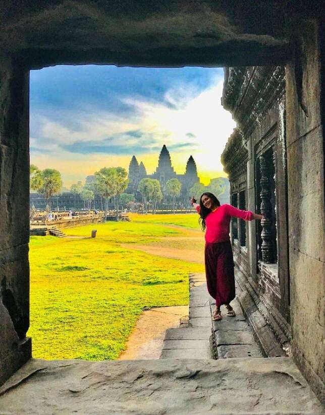 Siem Reap: Full Day Angkor Wat Temple Tour with Sunset - Phnom Bakheng at sunset