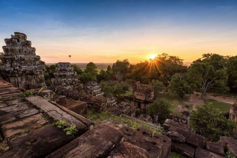 Siem Reap: Full Day Angkor Wat Temple Tour with Sunset - Transport, group size, and guide service
