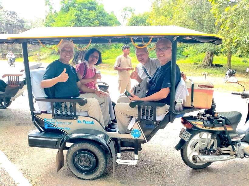 Siem Reap: Grand Circle Temples Tour With Private Tuk-Tuk - Ta Som rewards a short walk and a careful look