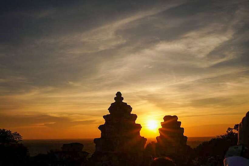 Siem Reap: Grand circle tour Sun set on bakeang hill & Guide - Ta Som: A small temple with a memorable tree-covered gate