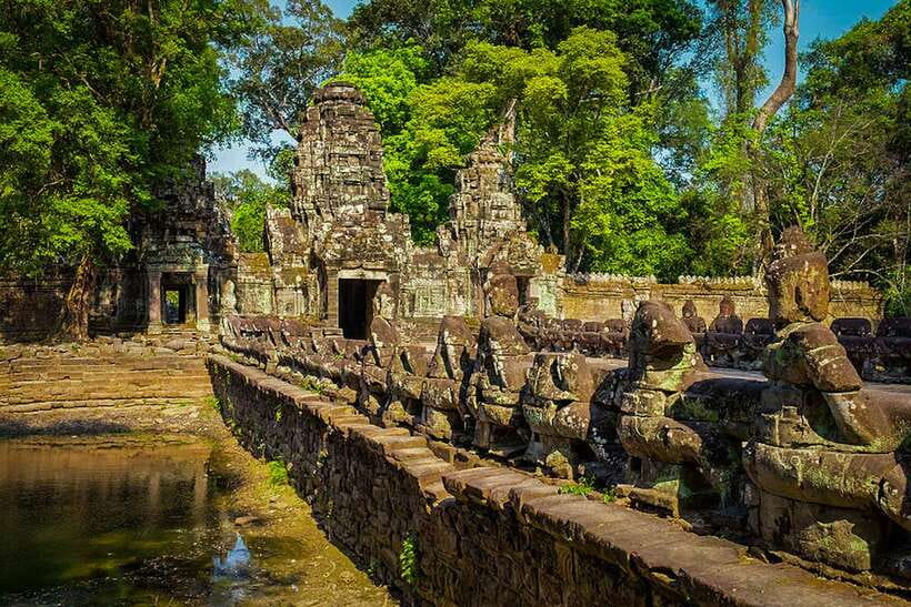 Siem Reap: Grand circle tour Sun set on bakeang hill & Guide - The guide makes the difference