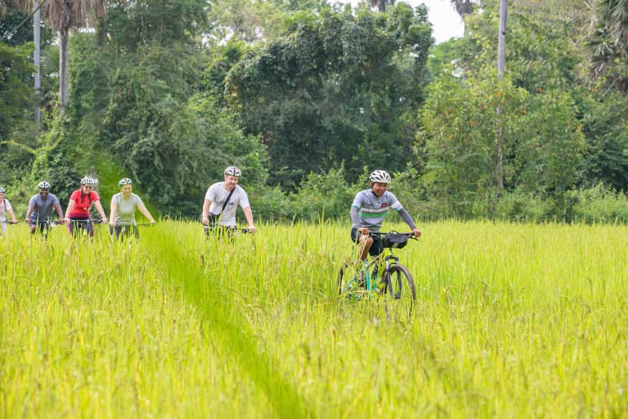 Siem Reap: Guided Countryside Bike Tour - Leaving Siem Reap behind on two wheels