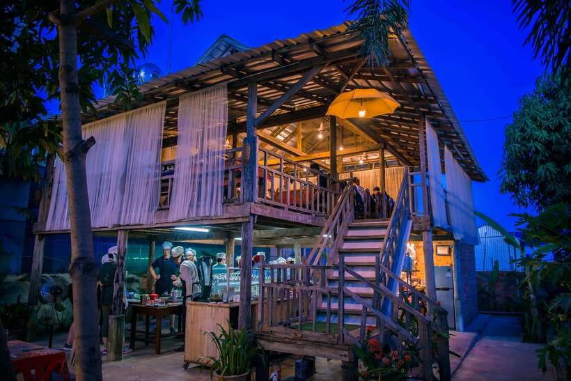 Siem Reap: Guided Day Trip to Local Village & Cooking Class - A warm welcome at a Khmer home
