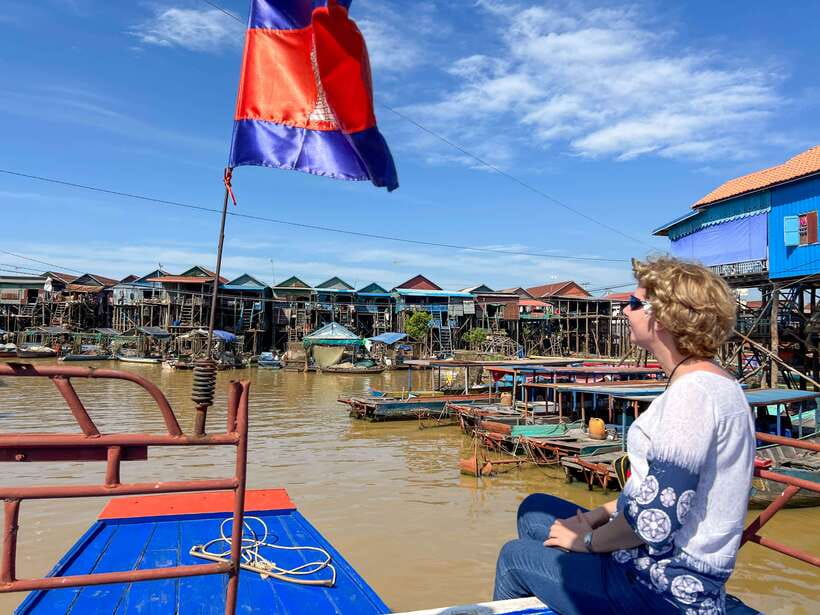 Siem Reap: Kampong Phluk and Tonle Sap Sunset Boat Cruise - Reaching Kampong Phluk by local boat