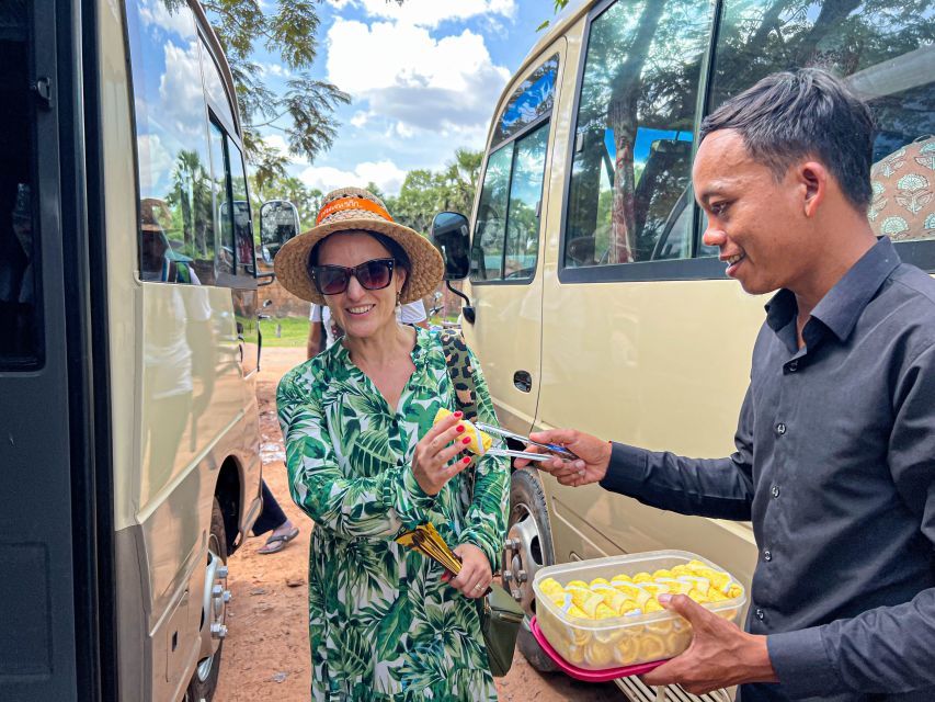 Siem Reap: Kampong Phluk and Tonle Sap Sunset Boat Cruise - Guide quality and the shape of the experience