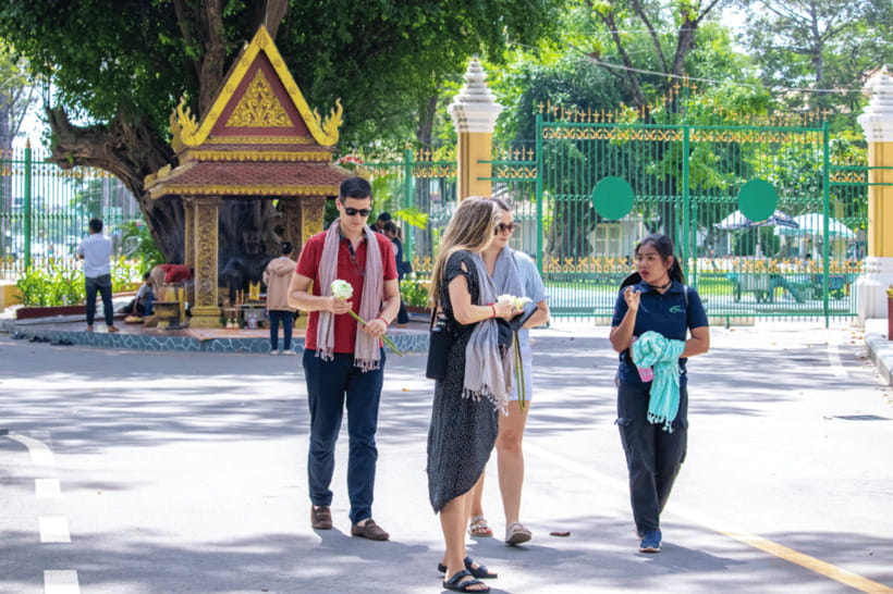 Siem Reap: Khmer Water Blessing by Monk and Lotus Farm Visit - Preah Ang Chek Preah Ang Chorm Shrine, Siem Reap’s sacred opening stop