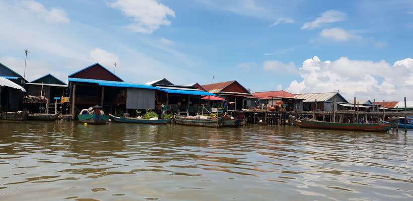 Siem Reap: Kompong Khleang Floating Village Guided Tour - Choosing the right season and expectations
