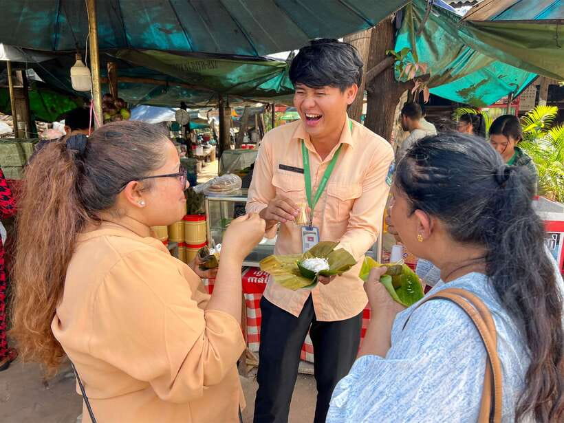 Siem Reap: Kulen Mountain Small Group Tour with Picnic Lunch - The morning ride through villages and rice paddies
