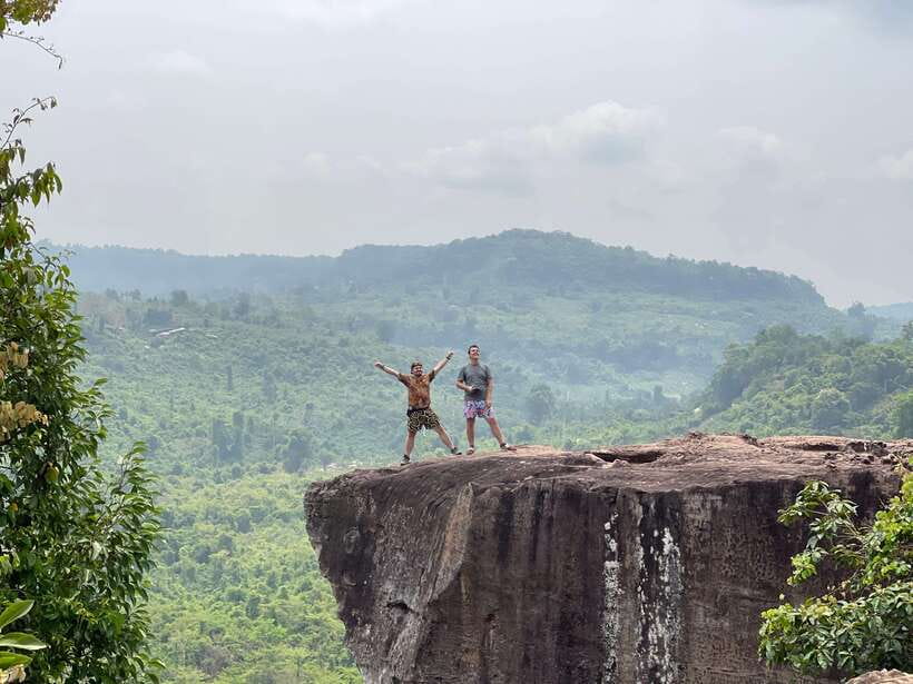 Siem Reap: Kulen Waterfall and Banteay Srei Exploration - Preah Dak village and steamed palm cake