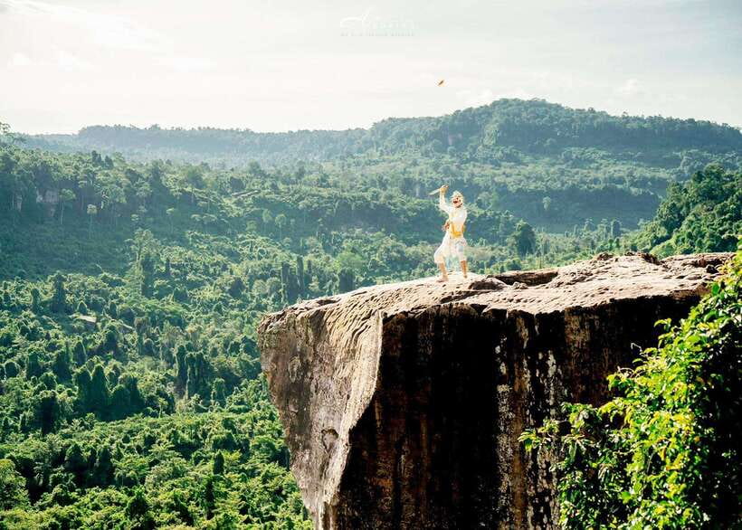 Siem Reap: Kulen Waterfalls and Banteay Srei Tour - Lunch is a separate one-hour pause