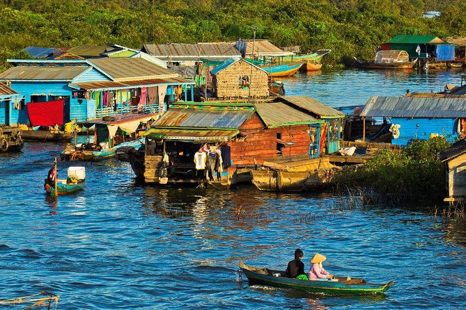 Siem Reap Lake-Side Village Tour - Seeing a floating village from the motorboat