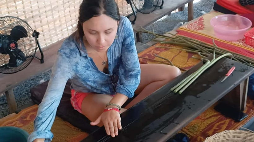 Siem Reap: Lotus Silk Farm- Tour, Lake & Masterclass - The boat ride through the lotus fields