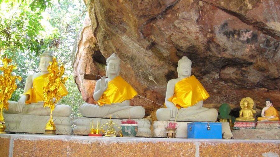 Siem Reap: Magical Kulen Mountain by Cambodiajeep - The cliff view over jungle and distant ranges