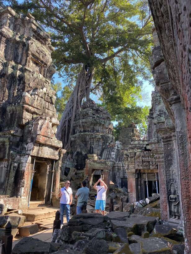 Siem Reap: Personalized Angkor Wat Sunrise/Set by TukTuk/Car - Angkor Thom, Victory Gate, and the city inside the walls