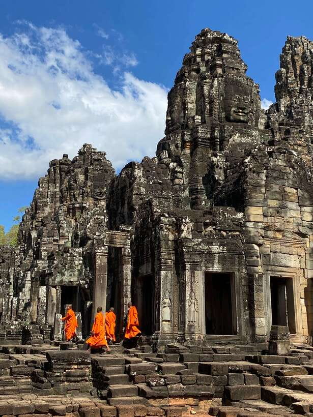Siem Reap: Personalized Angkor Wat Sunrise/Set by TukTuk/Car - Tuk-tuk comfort, water, and the car option