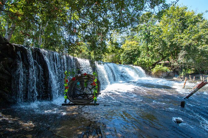 Siem Reap: Phnom Kulen National Park & Beng Mealea Private Tour - Cooling off at the Phnom Kulen waterfalls