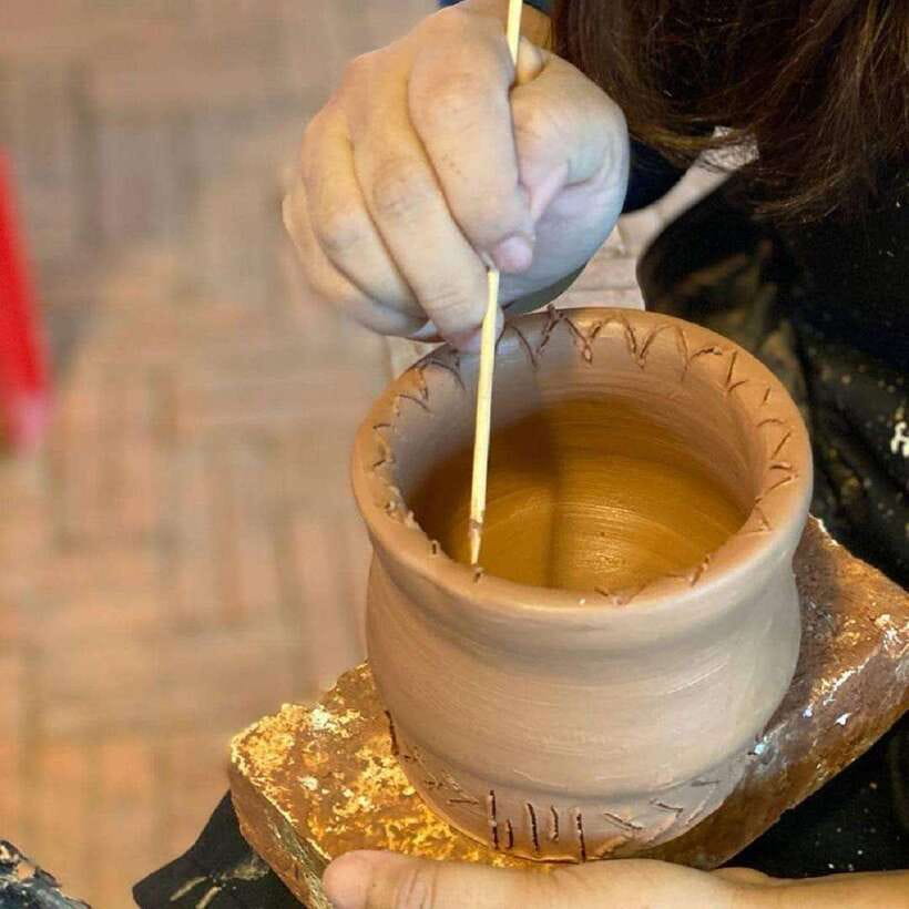 Siem Reap : Pottery Classes with Transfer round trip - What the studio setting adds