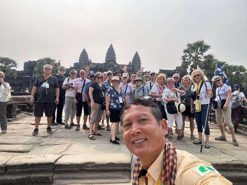 Siem Reap: Private Angkor Wat & Bakheng Mountain Sunset Tour - The short ride to Phnom Bakheng