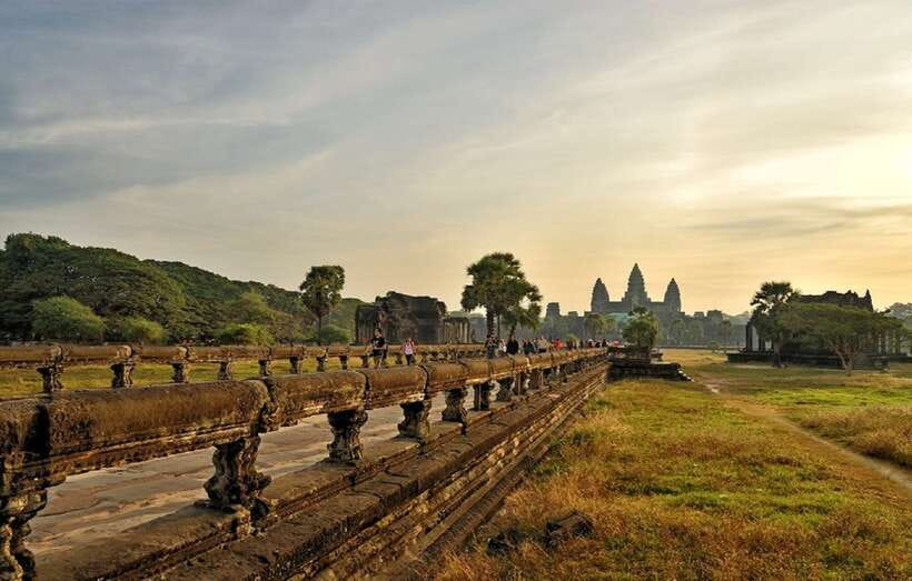 Siem Reap: Private Angkor Wat & Bakheng Mountain Sunset Tour - Who will get the most from this tour