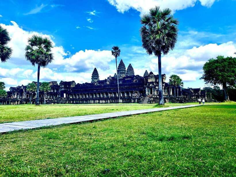 Siem Reap: Private Angkor Wat & Bakheng Mountain Sunset Tour - The 2 PM hotel pickup