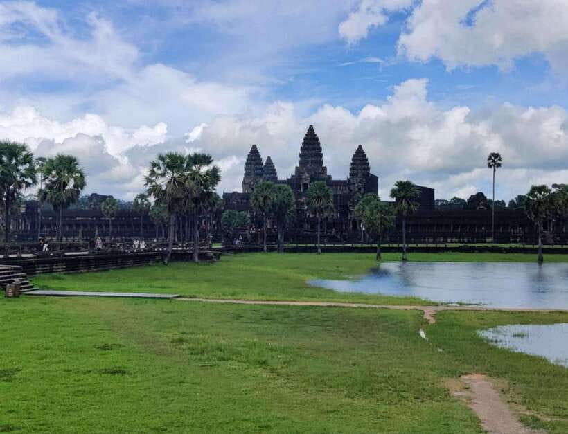 Siem Reap Private Car Charter with English Speaking Driver - Farther temples and the cash surcharges