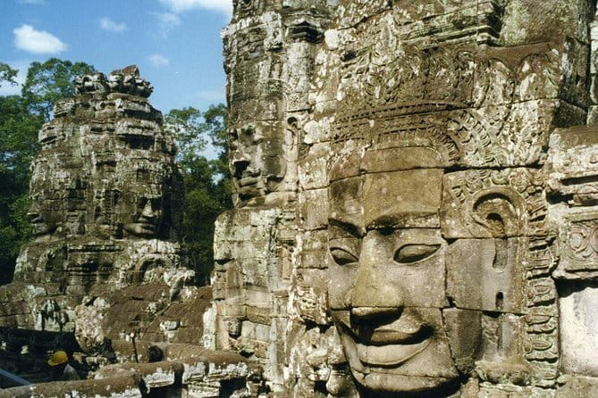 Siem Reap: Private Custom Angkor Wat Tour with Local Guide - Why a private tuk-tuk is a good way to see Angkor