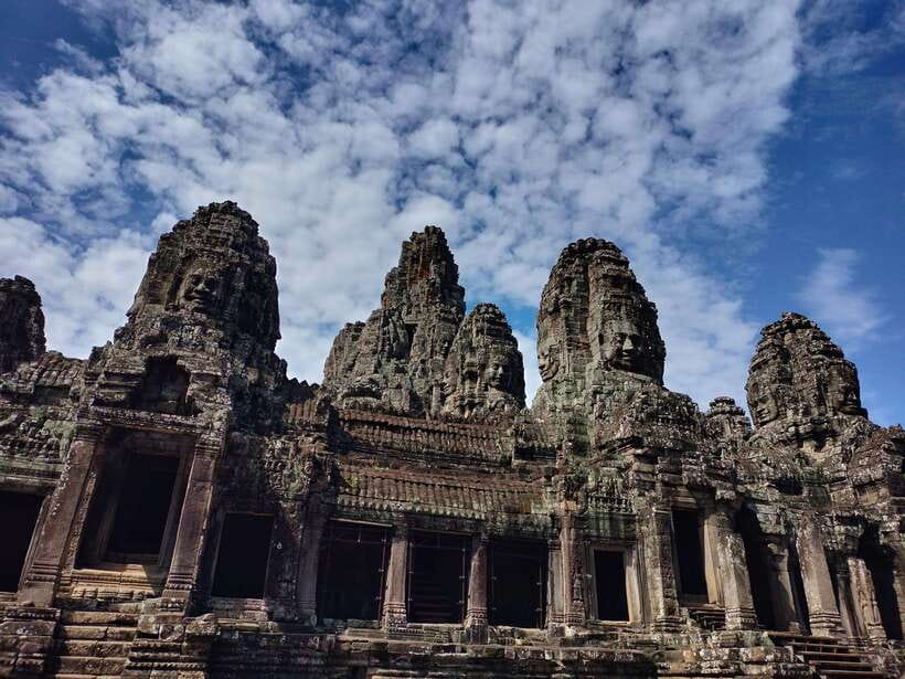 Siem Reap Private Tour: Angkor Wat Sunrise And Banteay Srei - Guide quality and the feel of the day