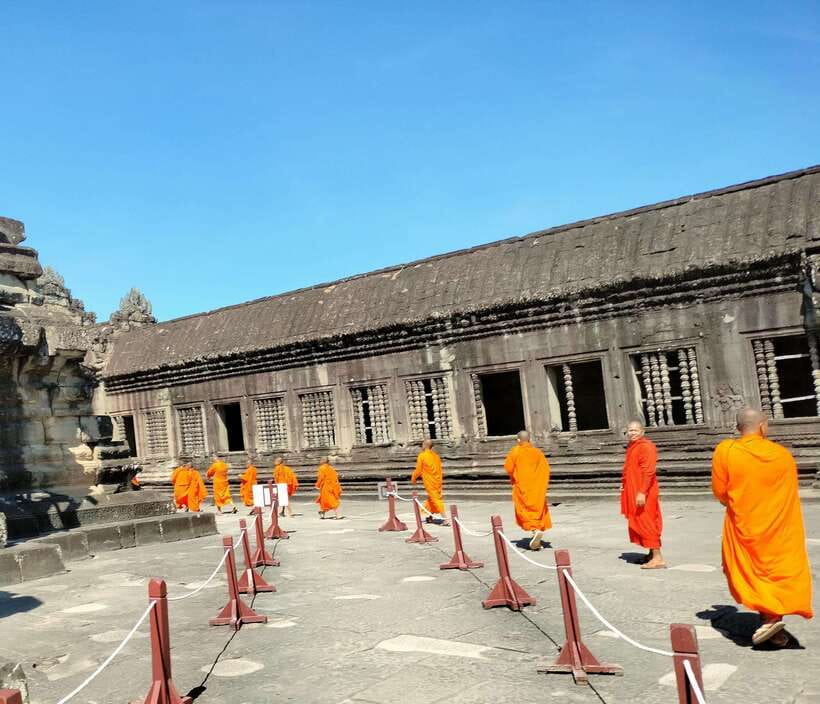 Siem Reap Private Tour: Angkor Wat Sunrise And Banteay Srei - The real cost for one person or a group