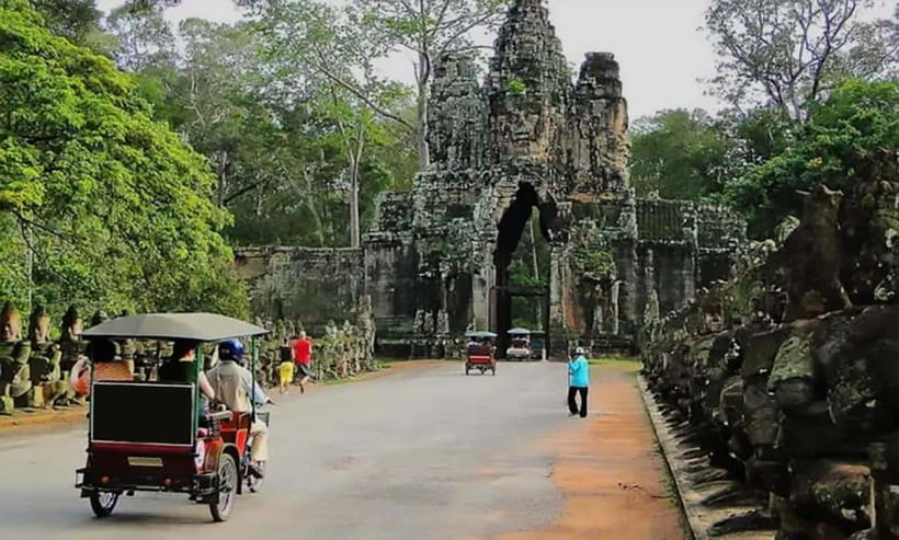 Siem Reap : Private Tuk-Tuk Tour of the Magnificent Temples. - Starting at Angkor Wat