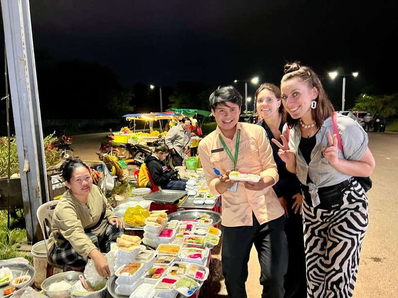 Siem Reap: Small Group Street Food Tour with Tuk-Tuk Ride - Finishing at Siem Reap’s local night market