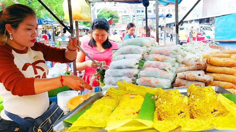 Siem Reap Street Foods Tour by Tuk Tuk with Personal Guide - The flower shop and first local bites