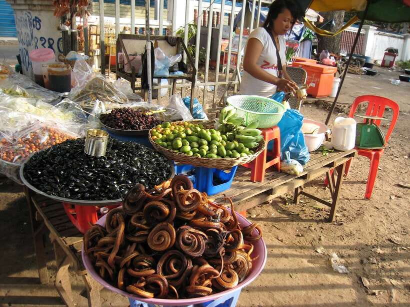 Siem Reap Street Foods Tour by Tuk Tuk with Personal Guide - What the tuk tuk adds to the evening