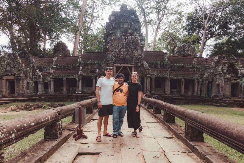 Siem Reap Sunrise Angkor Wat Temple Tour - Bayon and its many stone faces