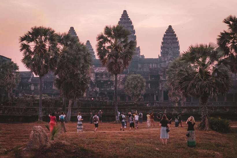 Siem Reap Sunrise Angkor Wat Temple Tour - Getting from Mad Monkey to Angkor Park