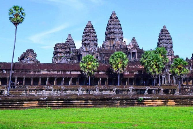 Siem Reap Sunrise Private Tour - Ta Keo gives you a sharp change of scale