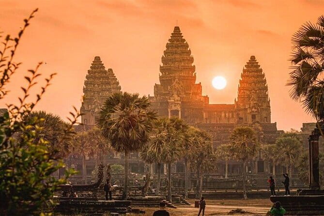 Siem Reap Sunrise Private Tour - Banteay Kdei closes the temple route quietly
