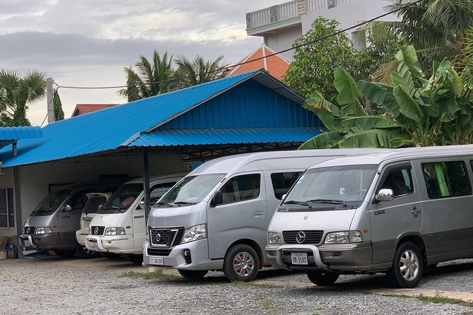 Siem Reap to Phnom Penh by Private Car or Minivan - Stops for food, toilets, and photos