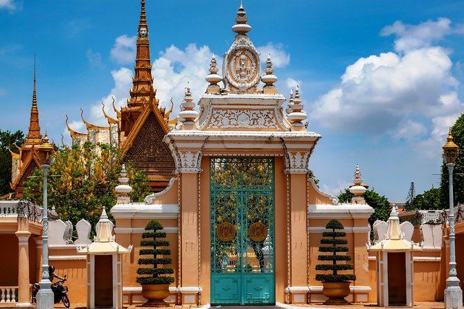 Siem Reap to Phnom Penh by Private Car or Minivan - Comfort, safety, and the small details