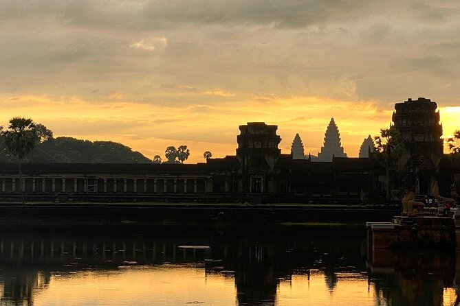 Siem Reap To Phnom Penh Private Transfer Mini-Van-Car - The Cambodian countryside is part of the experience