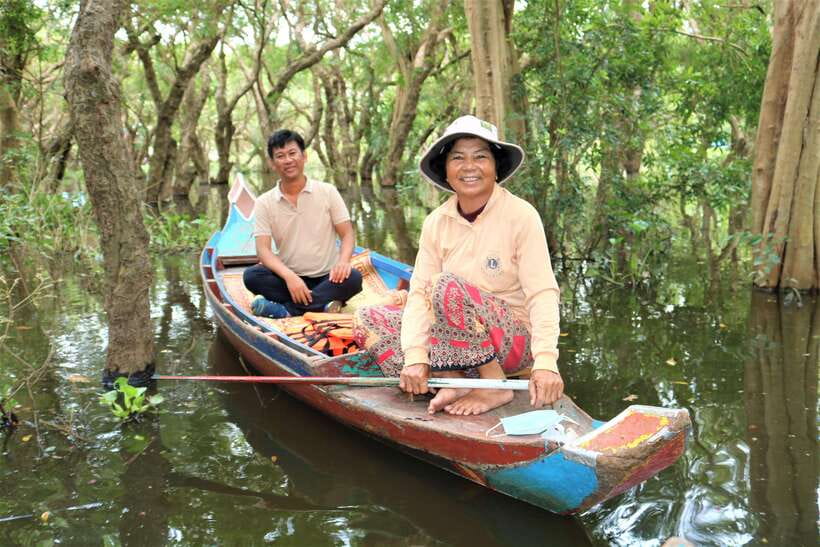 Siem Reap: Tonle Sap Lake - Fishing Village & Flooded Forest - A short visit to a Buddhist monastery