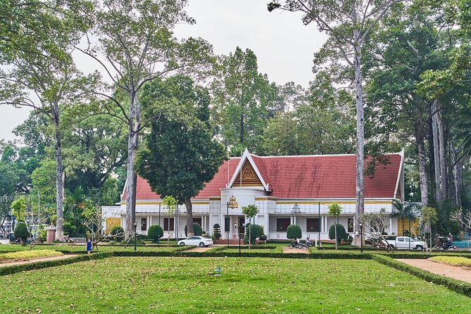 Siem Reap Walking Tour: Landmarks & Hidden Gems - The Royal Residence and Royal Independence Gardens