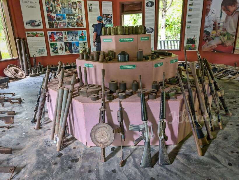 Siem Reap: War Museum included Ticket & Free Round trip - Arriving by tuk-tuk from your Siem Reap hotel