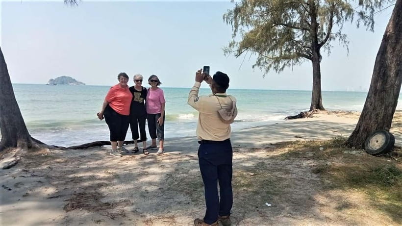 Sihanoukville: Group Shore Excursion from Cruise Port - Wat Krom and Wat Leu, two different temple experiences