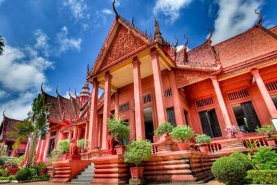 Sihanoukville to Phnom Penh by Private Car or Minivan