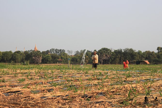 Silk Island & countryside of Phnom Penh by Tuk Tuk - Phsar Areyksat market and village streets