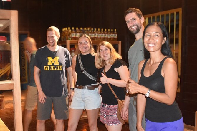 Sombai Siem Reap Workshop Cocktail Class - Learning the Sombai style from the bar