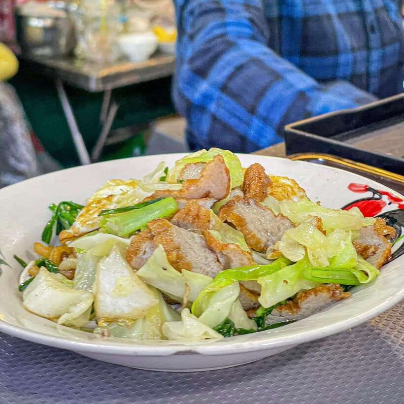 Street Food Tour and Phare Circus with Tuk-Tuk Transfers - The guides make or break the food route