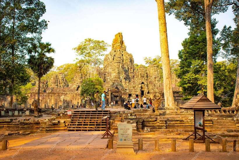 Sunrise at Angkor Wat and Small Tour with Tours Guide - Why the Angkor Wat sunrise is worth the alarm