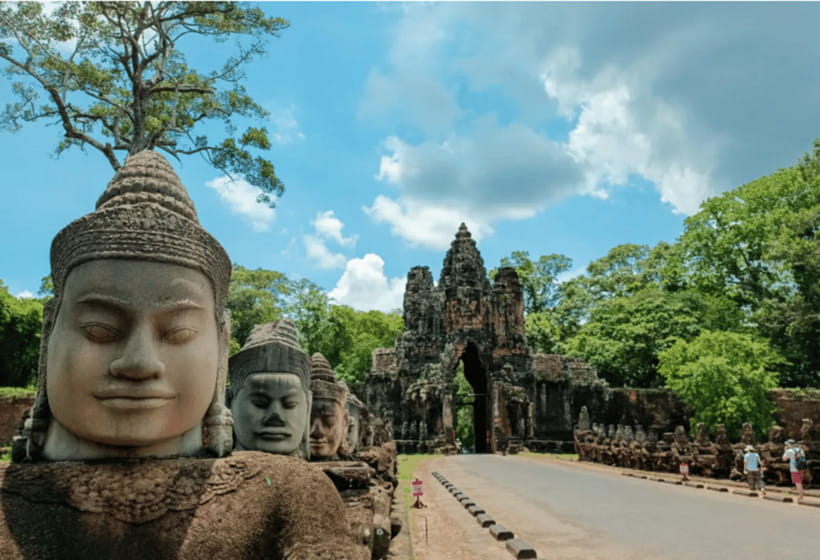Sunrise at Angkor Wat and Small Tour with Tours Guide - Angkor Wat, more than a sunrise backdrop